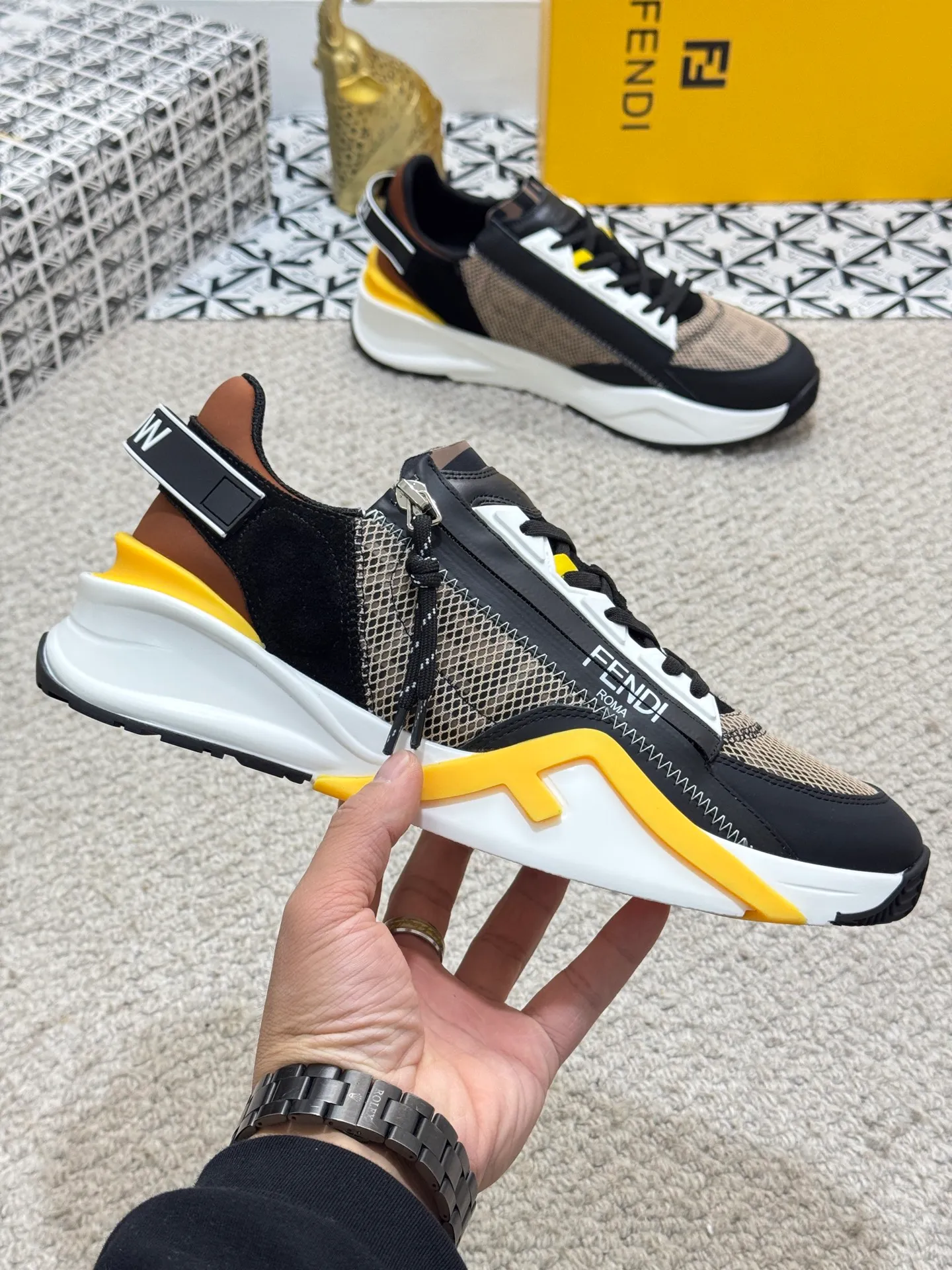 Men's men's shoes 💰520 [New style] 🦥🦥 Original quality - Fendi ◾️▫️F D🆕 Spring and summer new men's slip-on sneakers, with elastic straps, side zippers, and corrugated soles engraved with F. Embossed Fendi Flow lettering on the heel. Mixed material of high-tech fabric and black suede. FF graphic tongue. Ultra-light and wear-resistant EVA sole. Size: 38-44 (45 customized